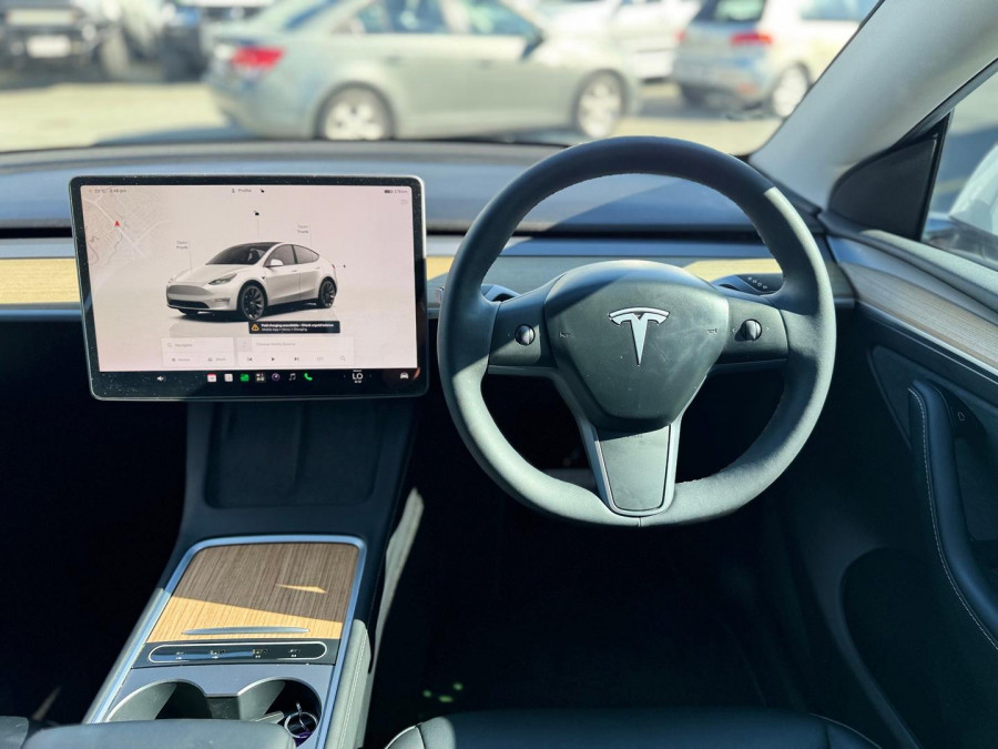 2023 Tesla Model Y  Rear-Wheel Drive SUV Image 17