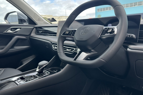 2026 MG HS Essence Hybrid+ SUV Image 12
