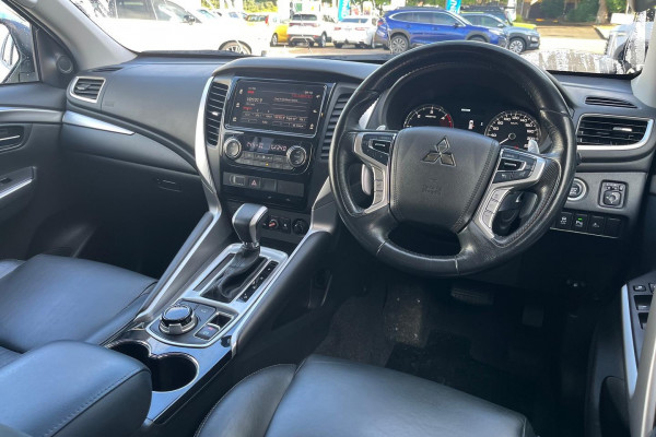 2019 Mitsubishi Pajero Sport QE GLS SUV Image 9
