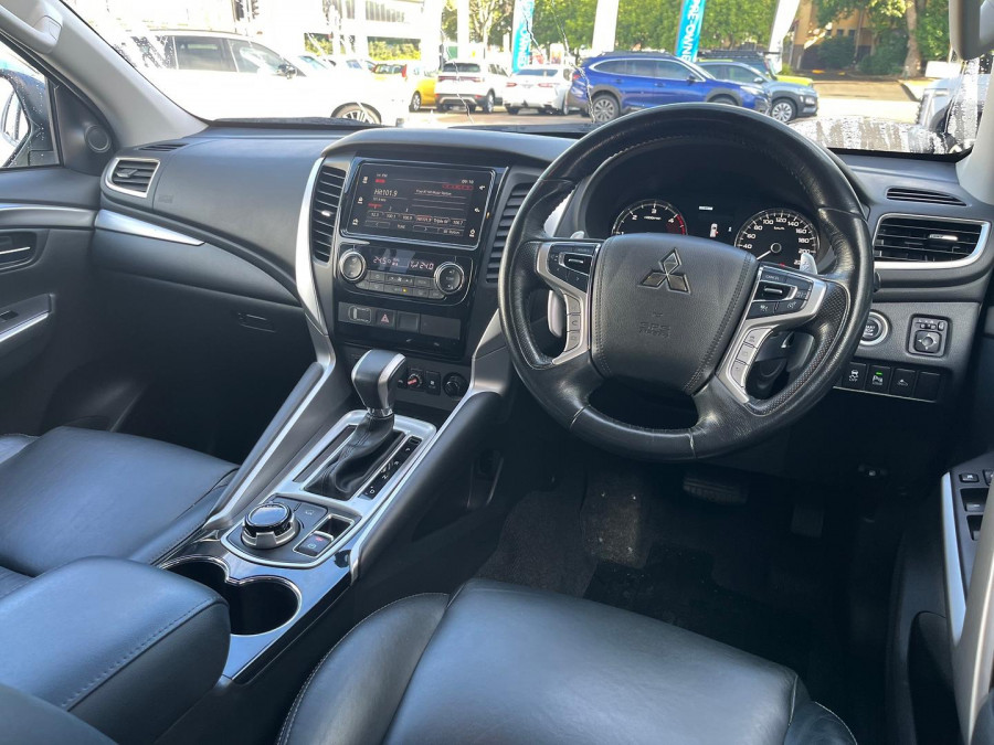 2019 Mitsubishi Pajero Sport QE GLS SUV Image 9
