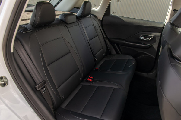 2026 MG ZS ZS32 Essence SUV Image 11