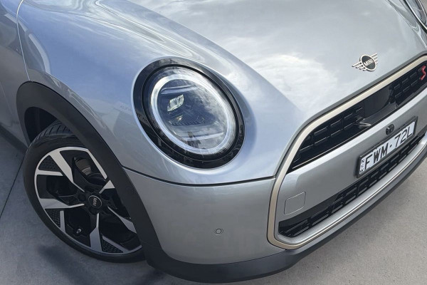 2025 MINI Cooper F67 C Classic Convertible Image 3