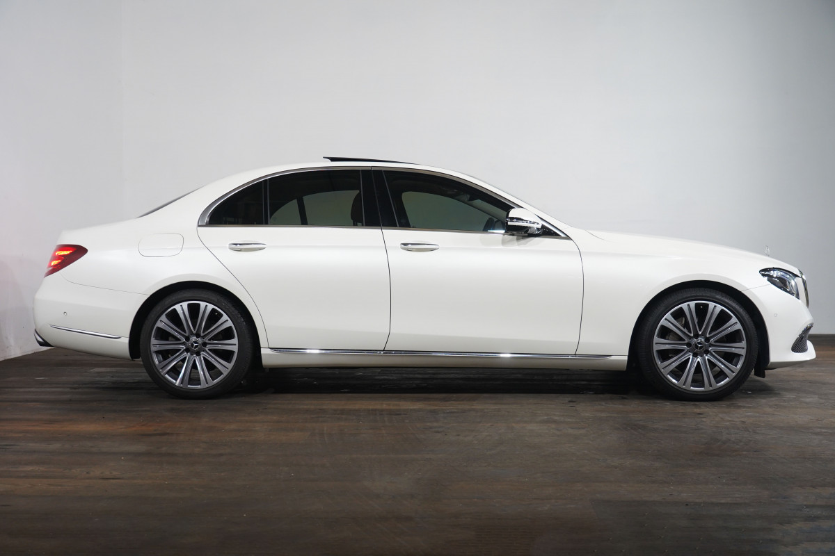 2019 Mercedes-Benz E300 Sedan Image 4