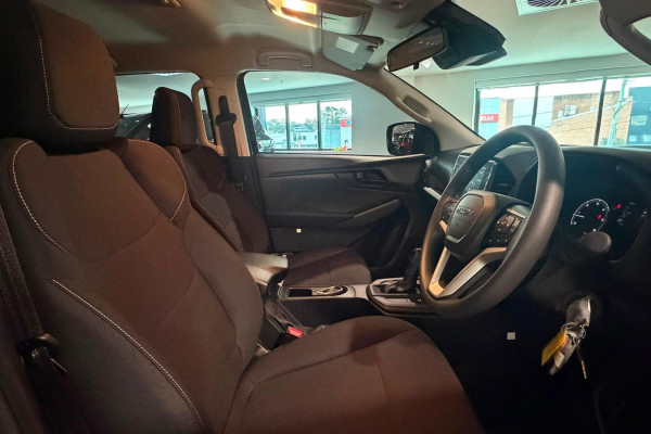 2026 MY25.5 Isuzu D-MAX RG SX Cab Chassis Image 13