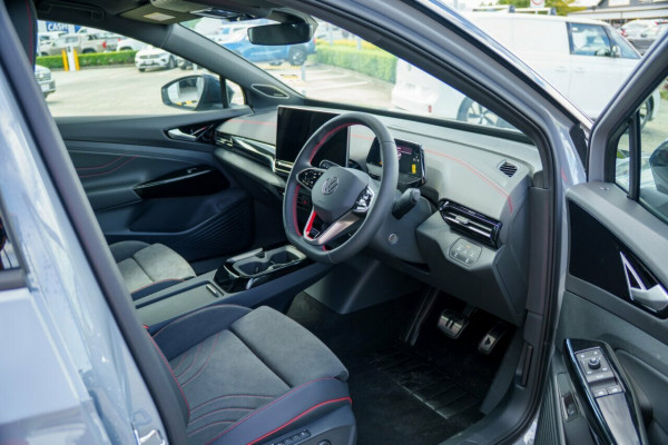 2025 Volkswagen ID. 5 E2 GTX SUV Image 14