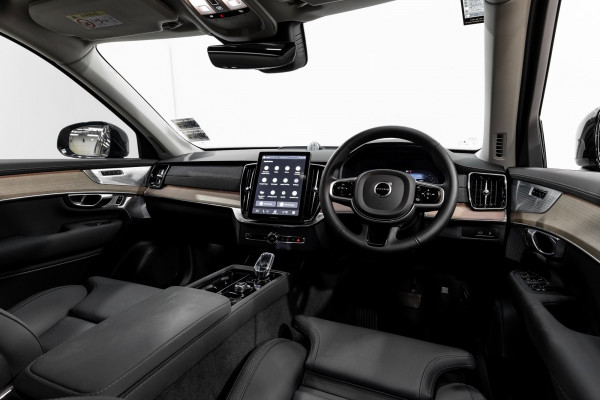 2025 Volvo XC90 L Series Ultra T8 Plug-In Hybrid SUV Image 12
