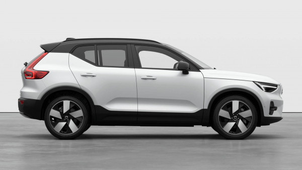 2026 Volvo EX40  Ultra Single Motor Extended Range SUV image 5
