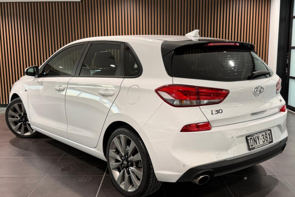 2017 MY18 Hyundai i30 PD SR Hatch Image 2
