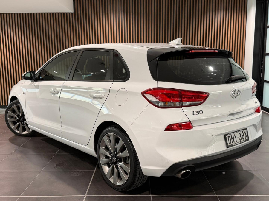 2017 MY18 Hyundai i30 PD SR Hatch Image 2