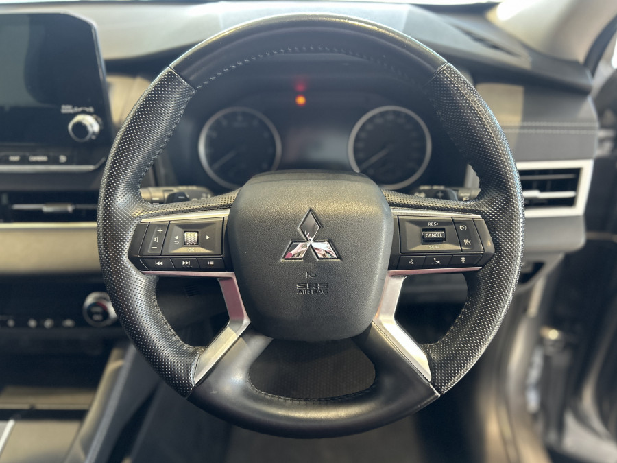 2023 Mitsubishi Outlander ZM LS SUV Image 10