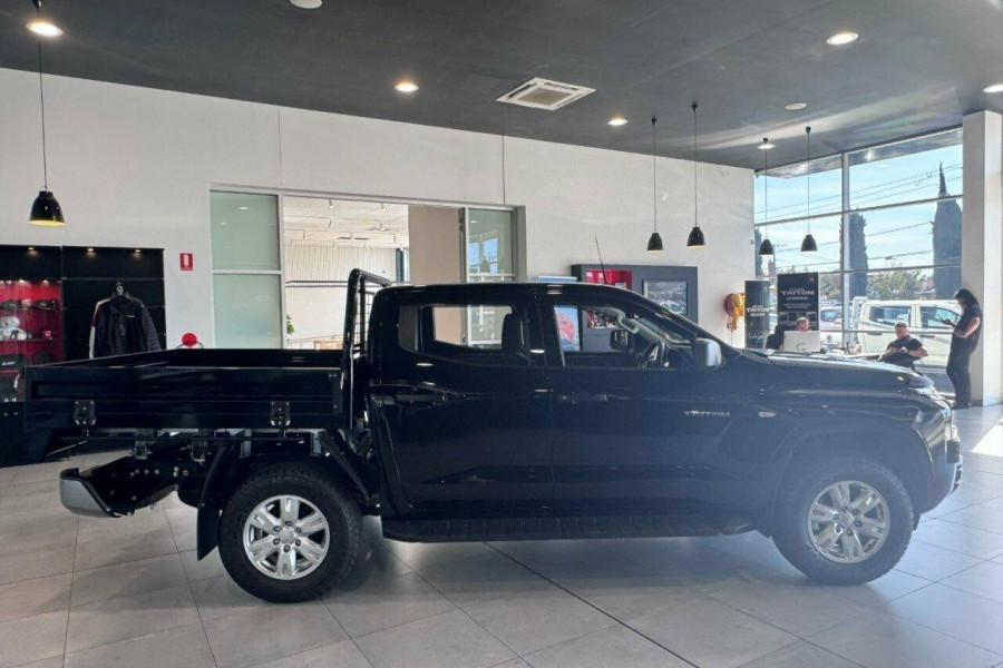 2025 Mitsubishi Triton MV  GLX+ Cab Chassis Image 7
