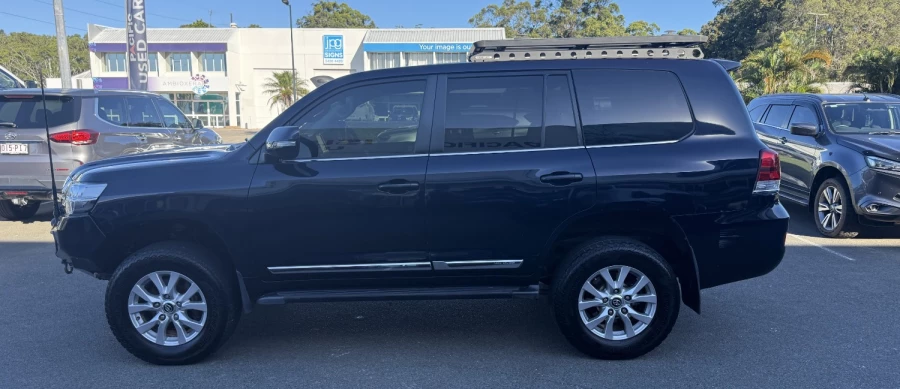 2019 Toyota LandCruiser VDJ200R Sahara SUV Image 6