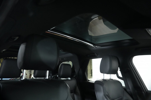 2017 Land Rover Discovery Series 5 HSE SUV