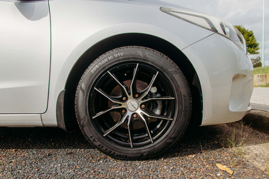 2016 MY17 Kia Cerato YD S Hatch Image 37