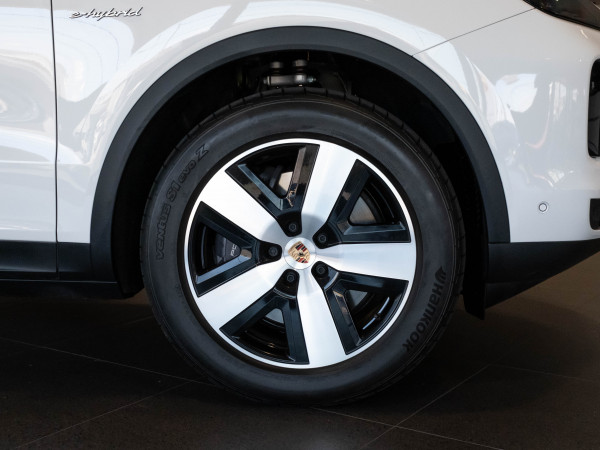 2025 Porsche Cayenne E-Hybrid SUV image 23