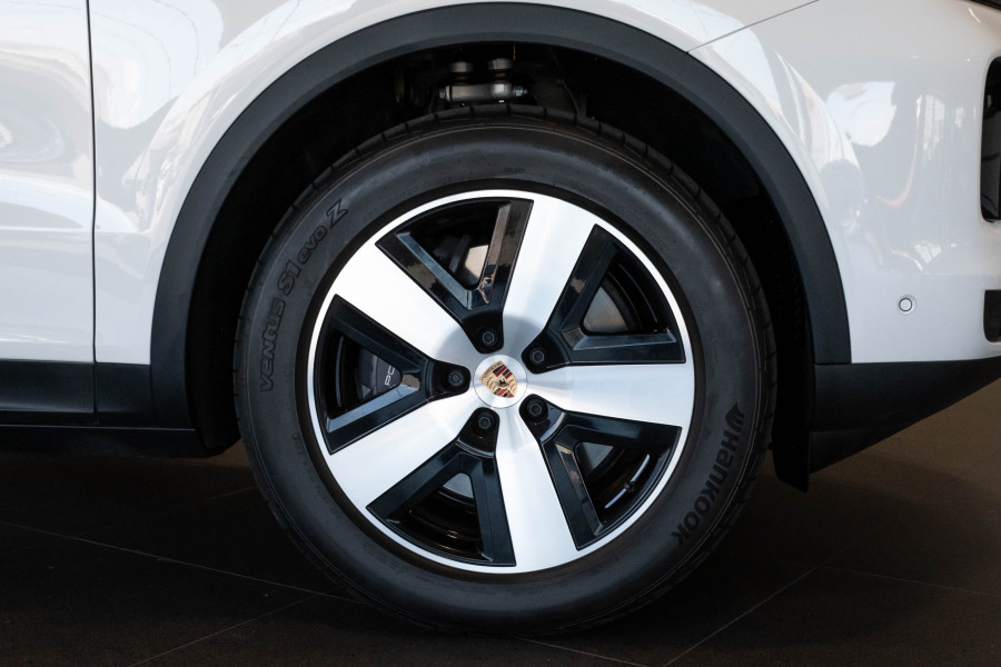 2025 Porsche Cayenne E-Hybrid SUV