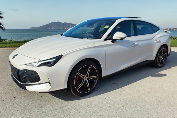 2025 MG MG7  Essence Sedan Image 8