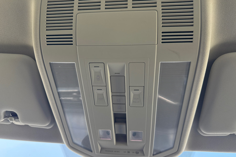 2020 Volkswagen Touareg CR 190TDI Premium SUV Image 27