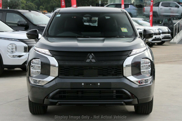 2026 Mitsubishi Outlander ZM Black Edition SUV Image 13