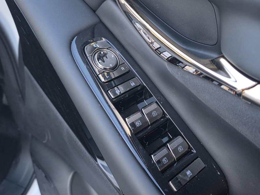 2026 GAC M8 PHEV  Luxury People Mover Image 9