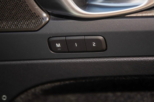 2026 Volvo XC40 XZ Ultra B4 Dark SUV Image 13