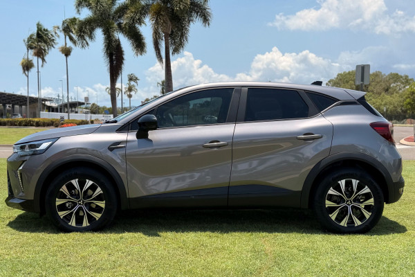 2025 Mitsubishi ASX XE LS SUV Image 4