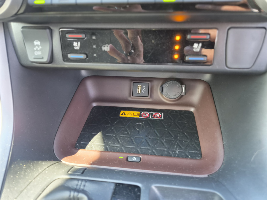 2025 Toyota RAV4 AXAH54R Cruiser SUV Image 16