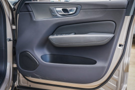 2023 MY24 Volvo XC60 UZ Ultimate B5 Bright SUV