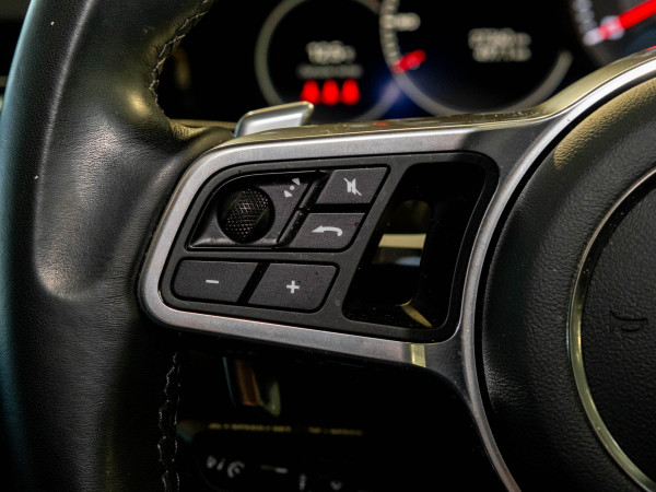 2022 MY23 Porsche Cayenne SUV image 19