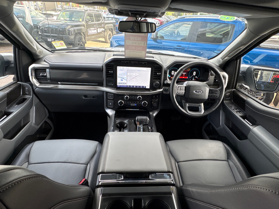 2023 Ford F-150  Lariat Dual Cab Image 13