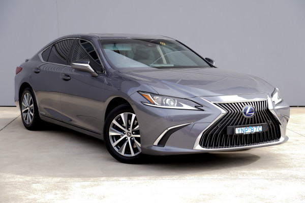 2019 Lexus ES AXZH10R ES300h Luxury Sedan