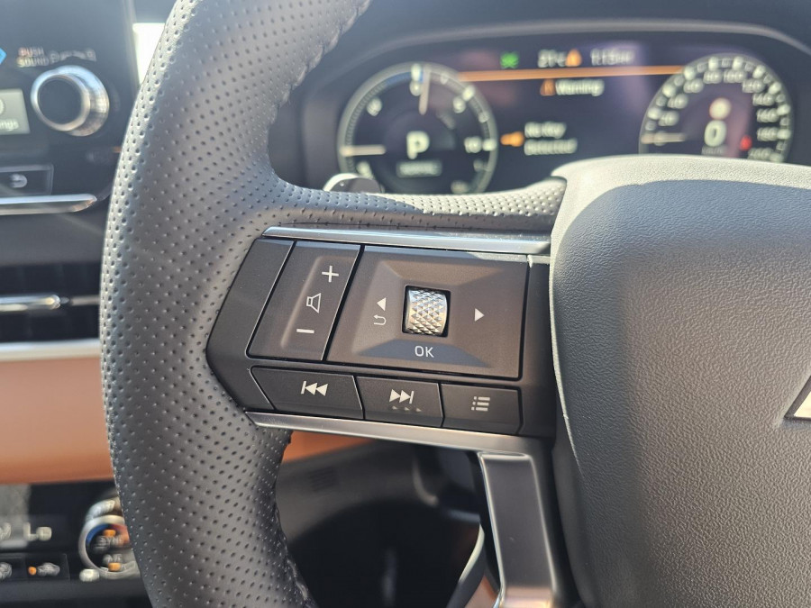 2024 Mitsubishi Outlander ZM PHEV Exceed Tourer SUV Image 25