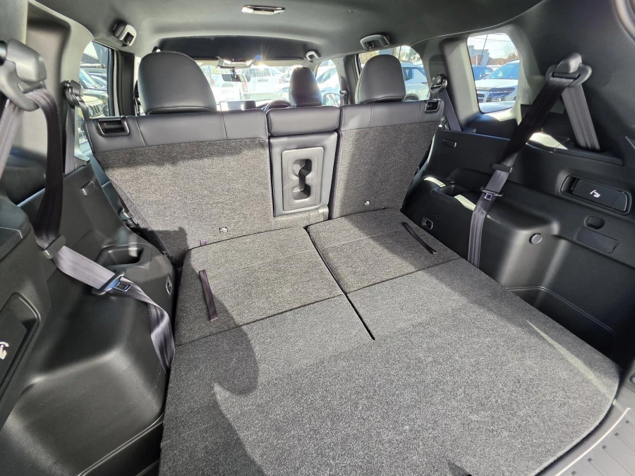 2026 Mitsubishi Outlander ZM Black Edition SUV Image 23