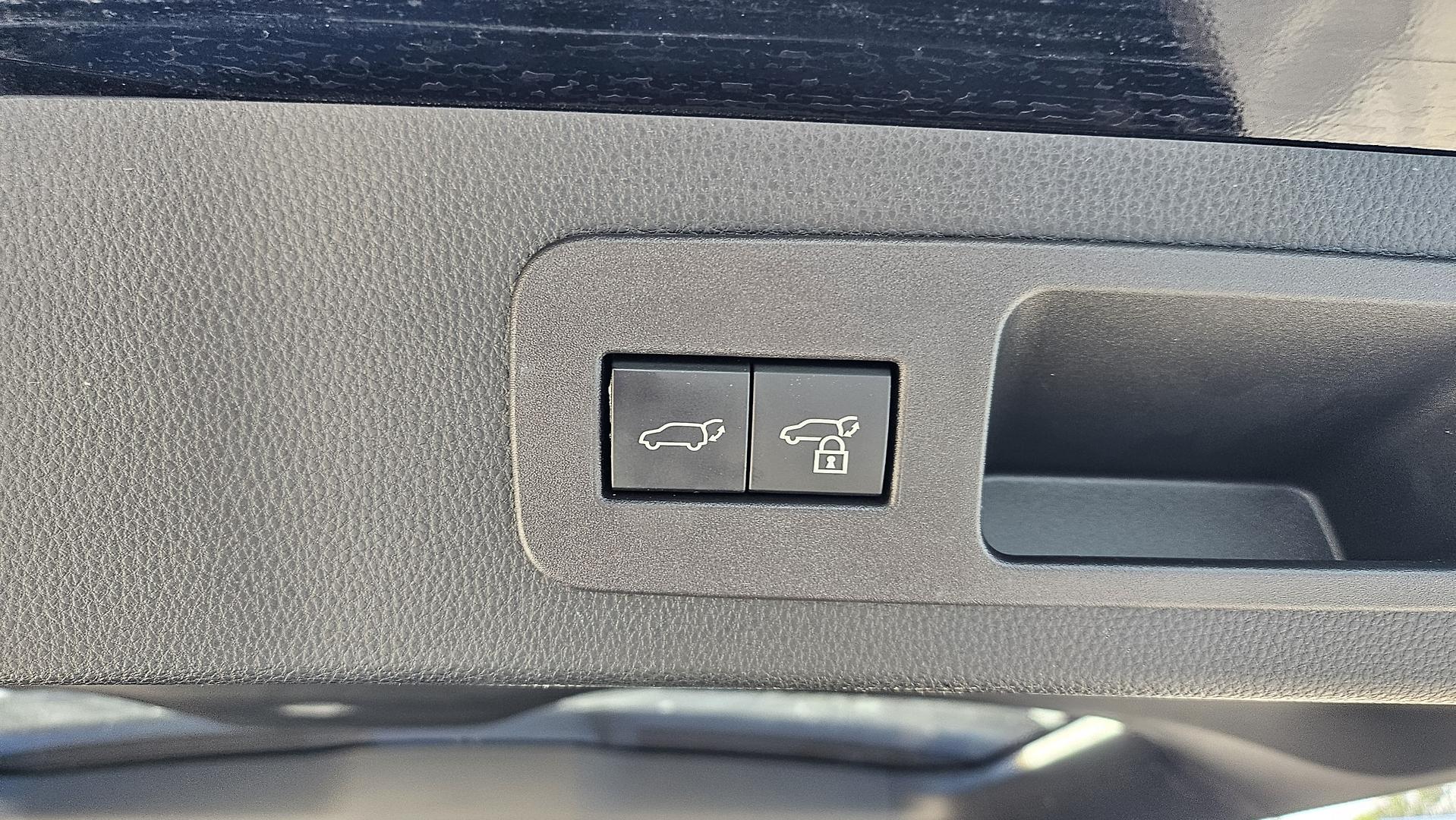 2022 Toyota LandCruiser FJA300R Sahara SUV Image 14