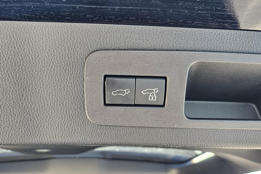 2022 Toyota LandCruiser FJA300R Sahara SUV Image 14