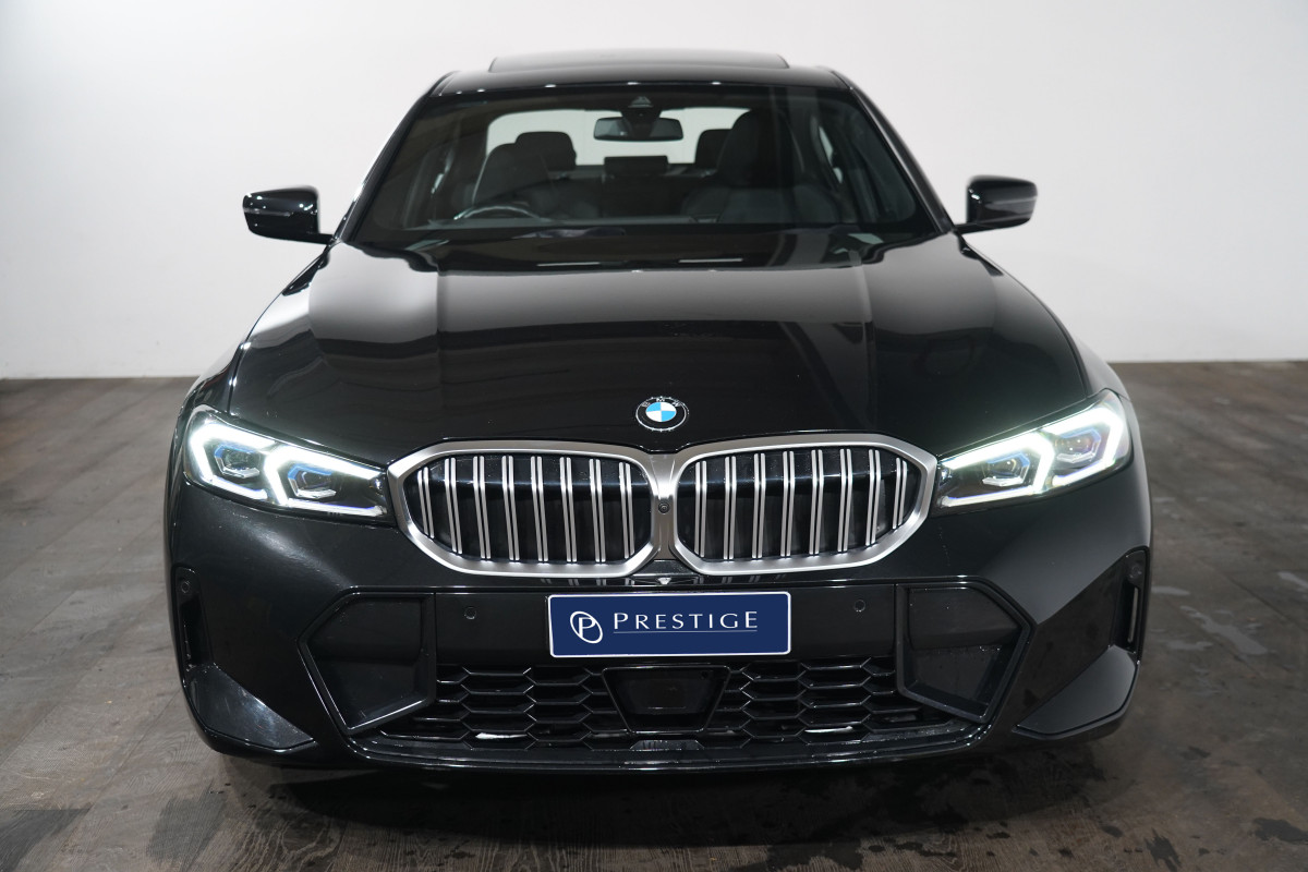 2022 BMW 3 30i Luxury Line Sedan Image 3