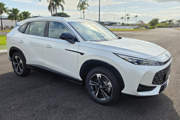 2026 MY25 MG HS AS33H Excite Hybrid+ SUV Image 1