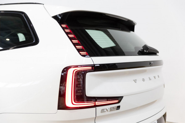 2025 Volvo EX90 No Series Plus Twin Motor SUV Image 21