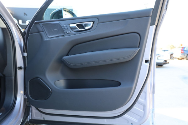 2026 Volvo XC60 UZ Ultra B5 Dark SUV Image 13