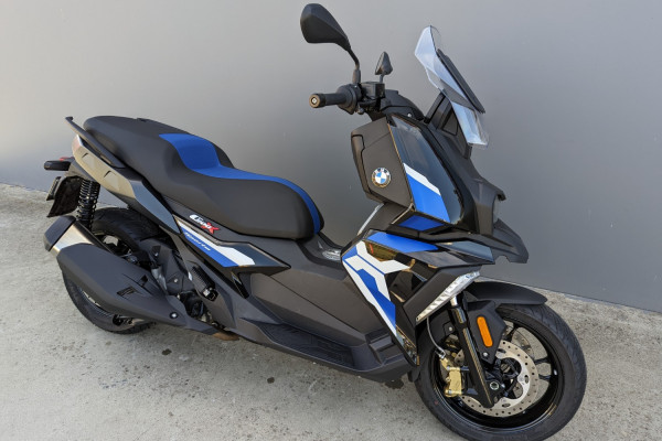 2021 BMW C 400X Ion Ion Scooters Image 2