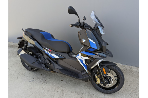 2021 BMW C 400X Ion Ion Scooters Image 2