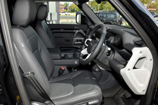 2024 Land Rover Defender L663 110 Hard Top S SUV image 5