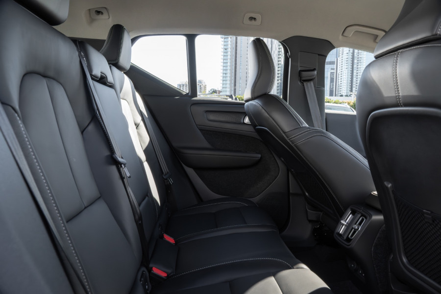 2026 Volvo XC40 XZ Plus B4 SUV