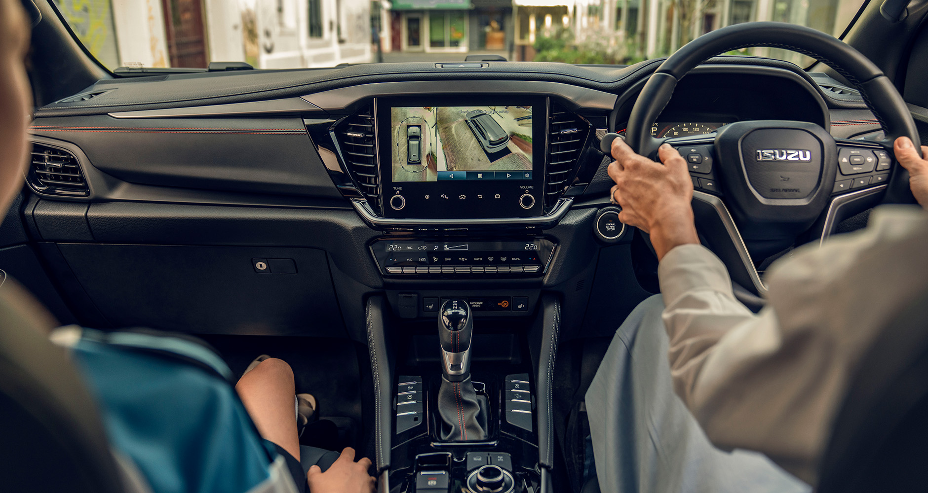 360&deg; Surround View Monitor&plusmn; Image