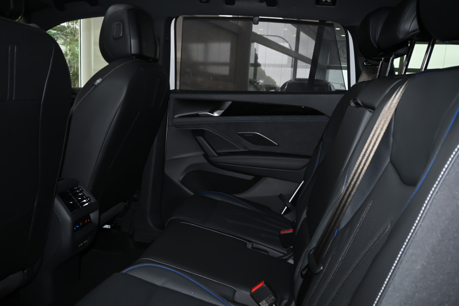 2025 MY26 Volkswagen Tayron R4 195TSI R-Line SUV Image 9