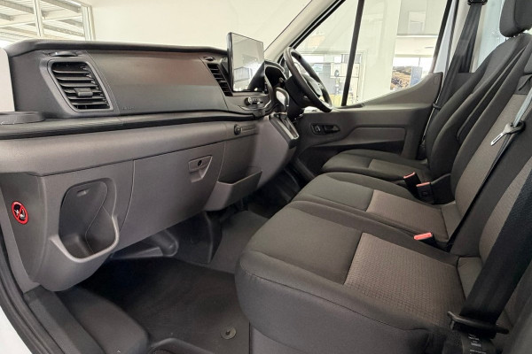 2025 MY25.75 Ford Transit VO 500E Cab Chassis Image 14