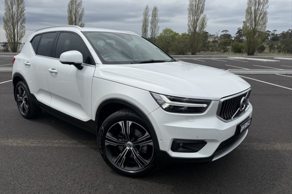 2020 Volvo XC40 XZ T4 Inscription SUV Image 1