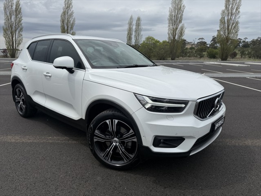2020 Volvo XC40 XZ T4 Inscription SUV Image 1