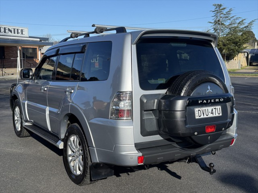 2013 MY14 Mitsubishi Pajero NW VR-X SUV Image 5