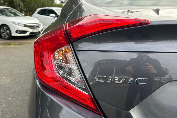 2018 Honda Civic 10th Gen VTi-L Sedan Image 17